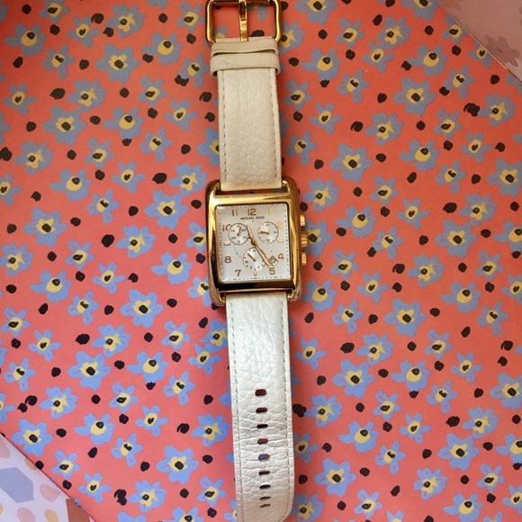 Michael Kors Gold and White Leather Watch - Picture 2 of 5
